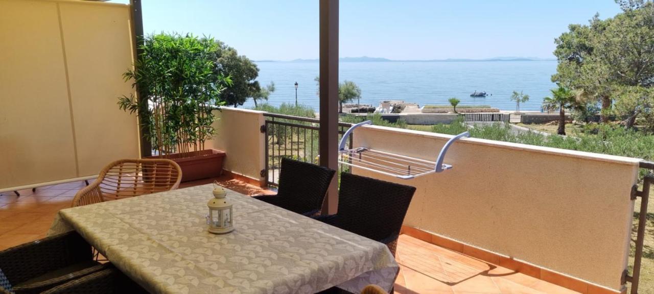 L&L Apartments Vir Luaran gambar